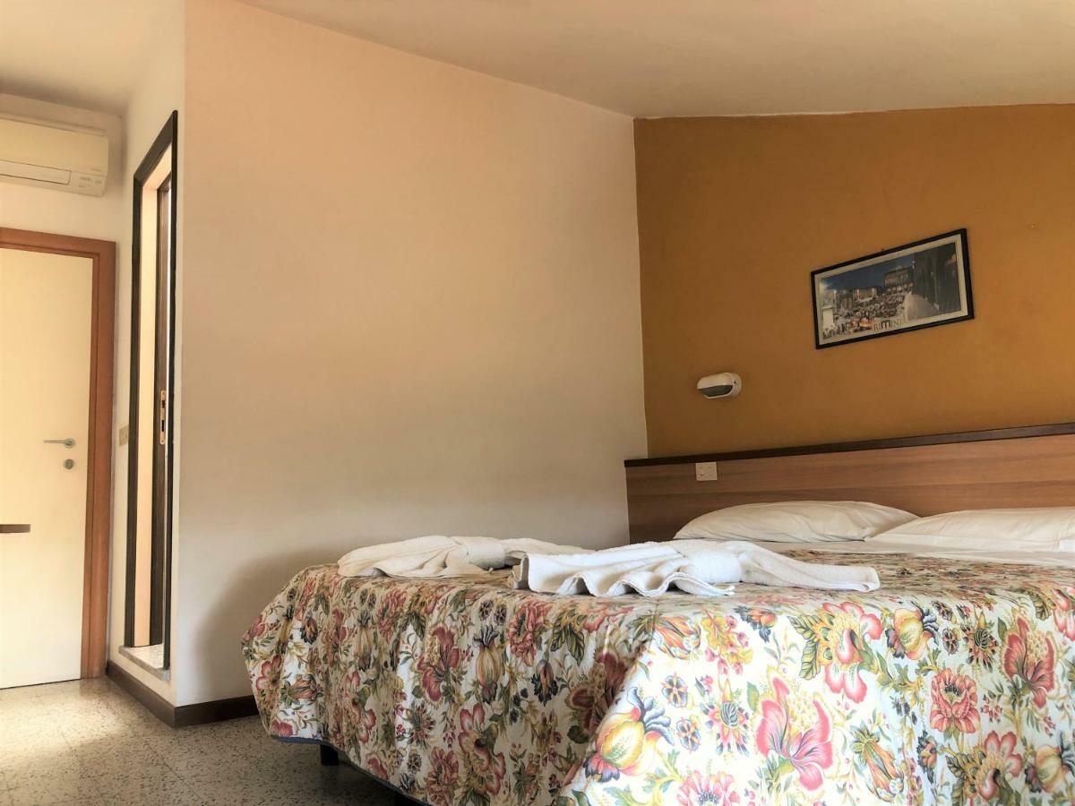 Hotel Edy Rimini Eksteriør billede