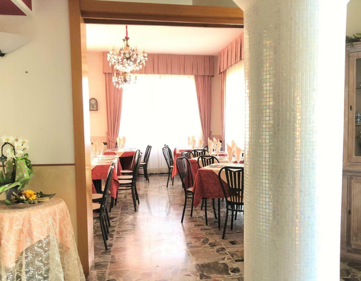 Hotel Edy Rimini Eksteriør billede