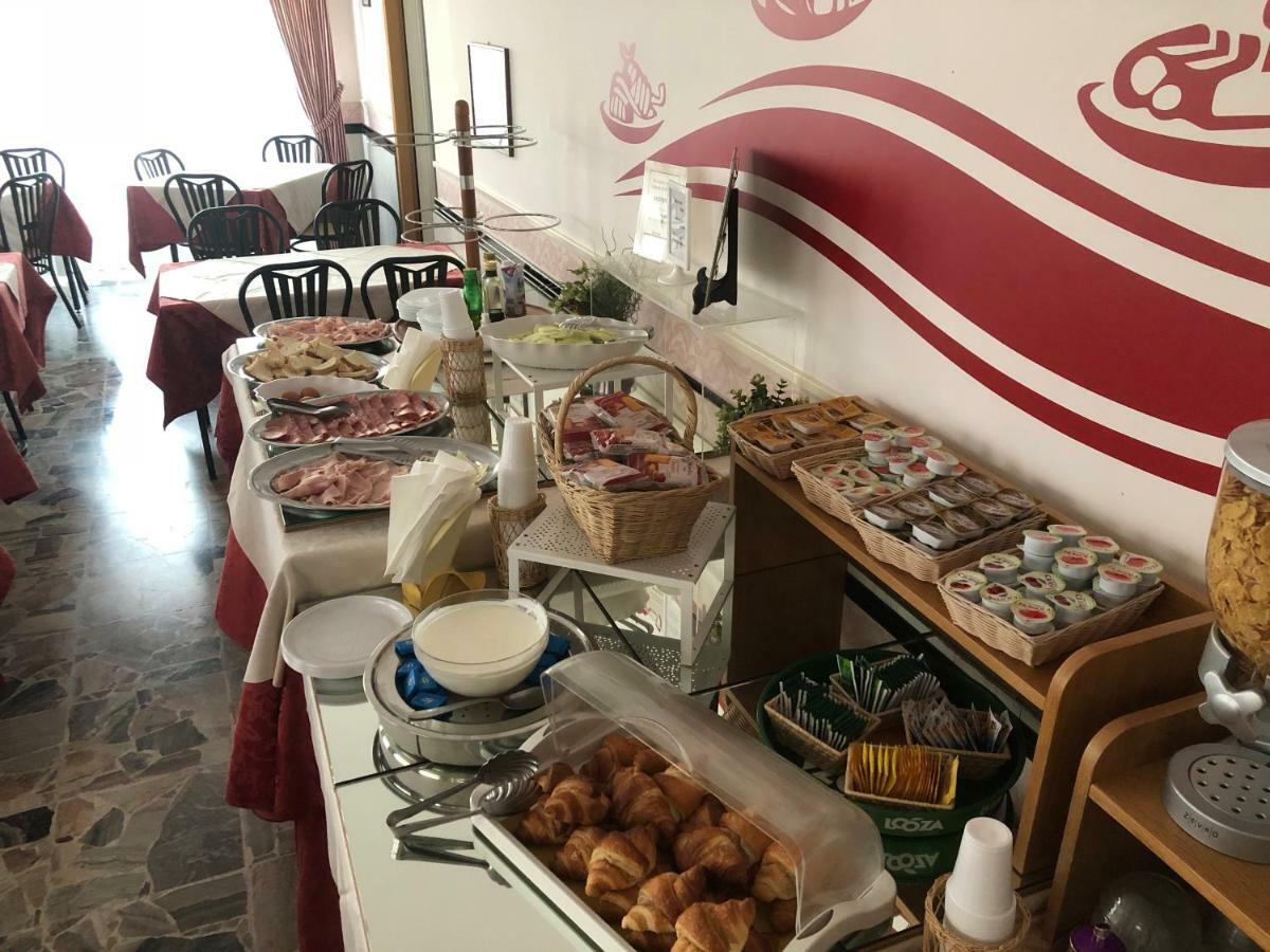 Hotel Edy Rimini Eksteriør billede